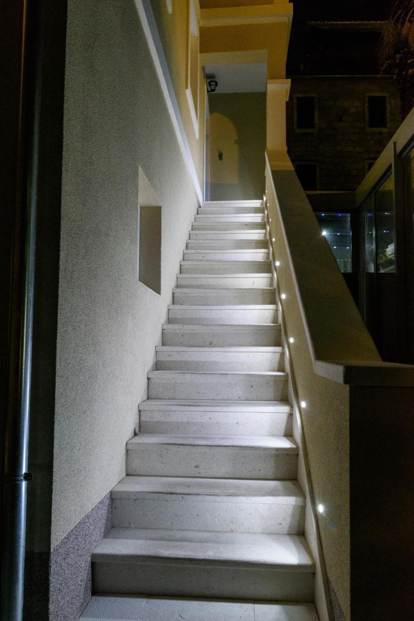 Deluxe Apartment Dobrila Kaštela Exterior foto