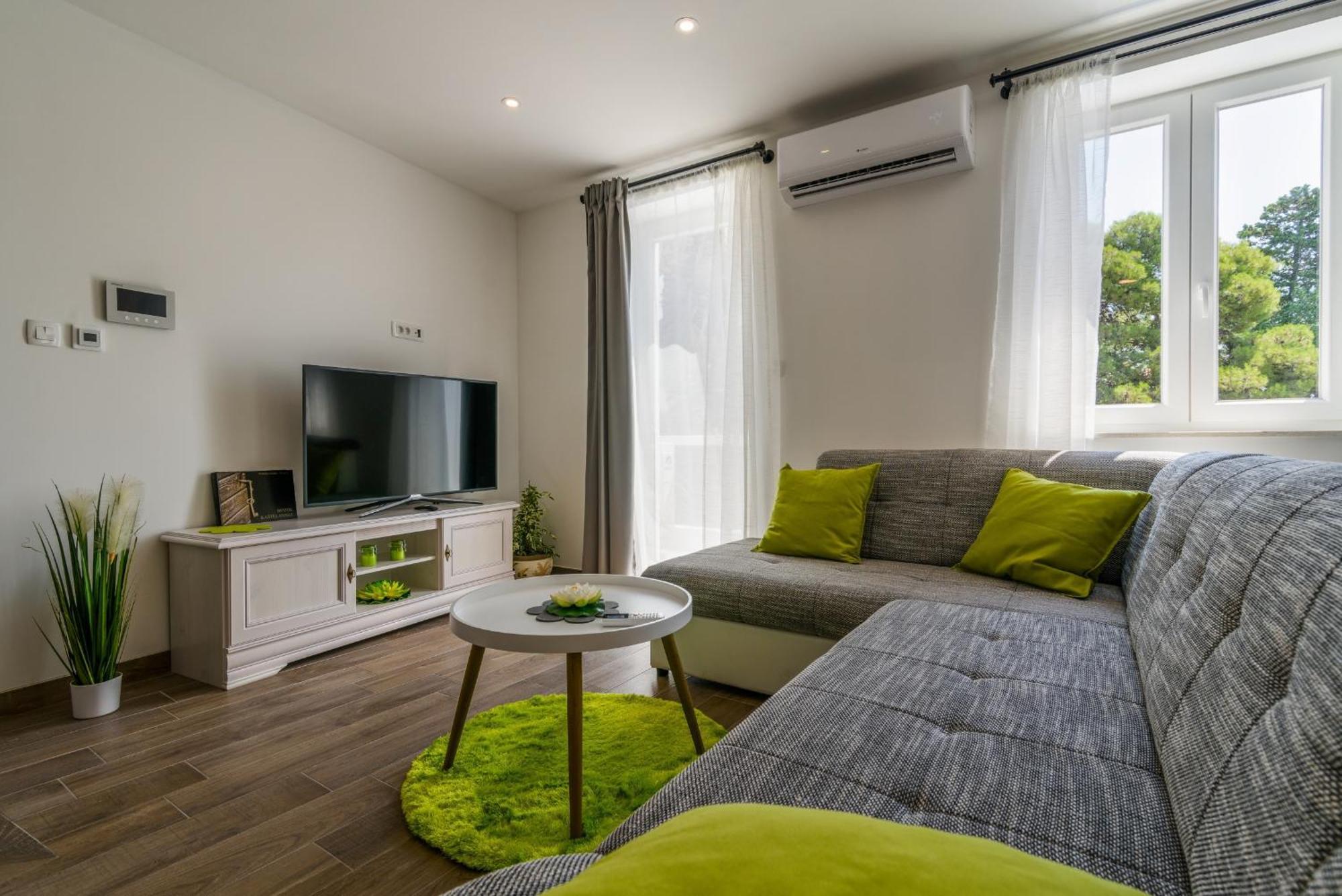 Deluxe Apartment Dobrila Kaštela Exterior foto