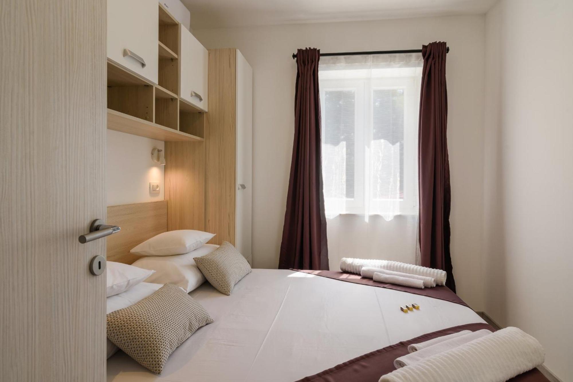 Deluxe Apartment Dobrila Kaštela Exterior foto